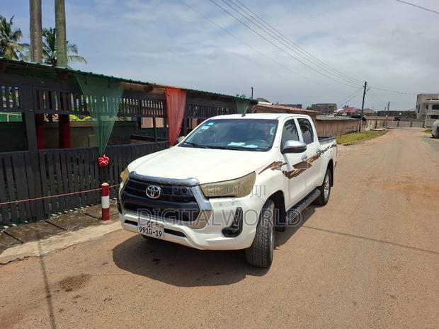 Toyota Hilux Revo Double Cab Deisel 2.4 AWD 2019 White