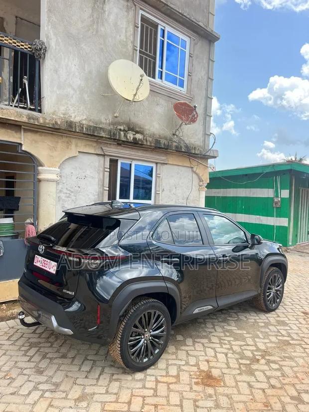 Toyota Yaris Cross 2024 Black