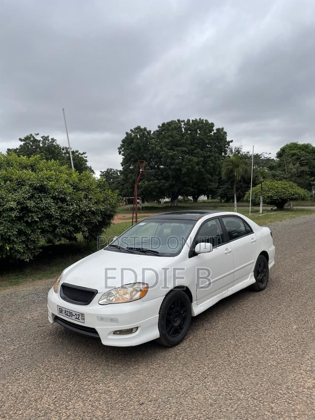 Toyota Corolla LE 2005 White