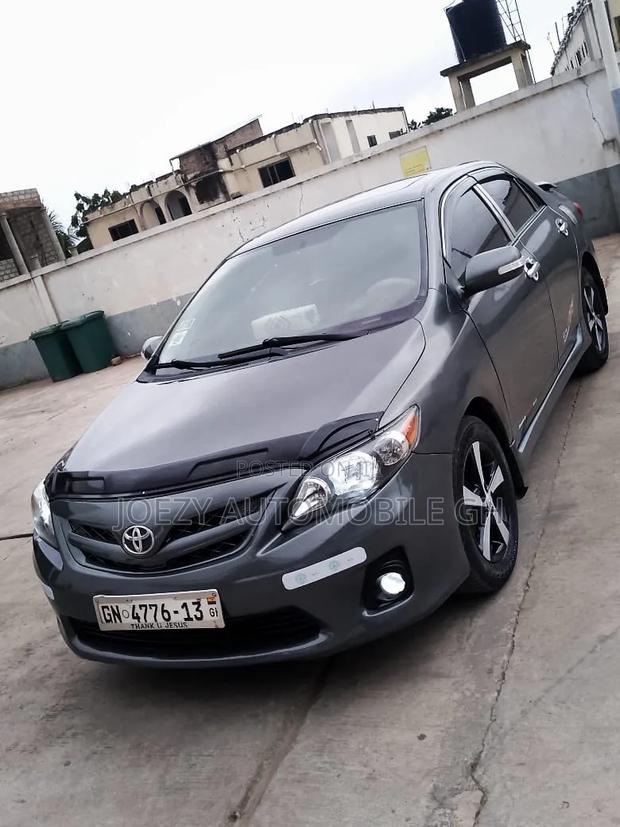 Toyota Corolla 2012 Gray