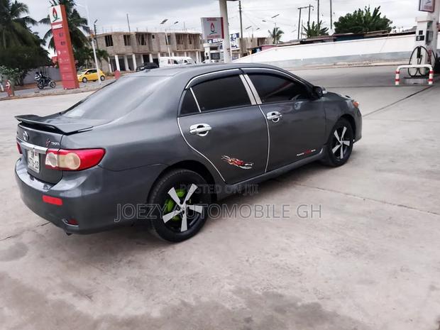 Toyota Corolla 2012 Gray