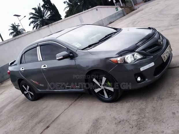 Toyota Corolla 2012 Gray