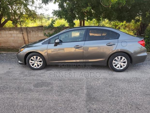 Honda Civic Sedan LX 2013 Gray