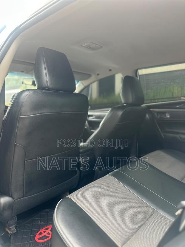 Toyota Corolla S 4dr Sedan (1.8L 4cyl CVT) 2016 White