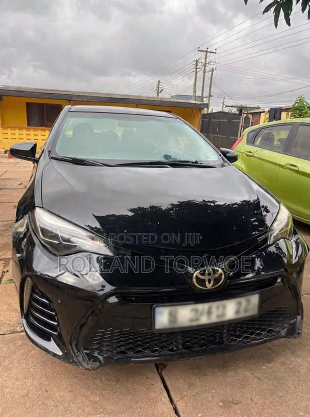 Toyota Corolla LE (1.8L 4cyl 2A) 2018 Black