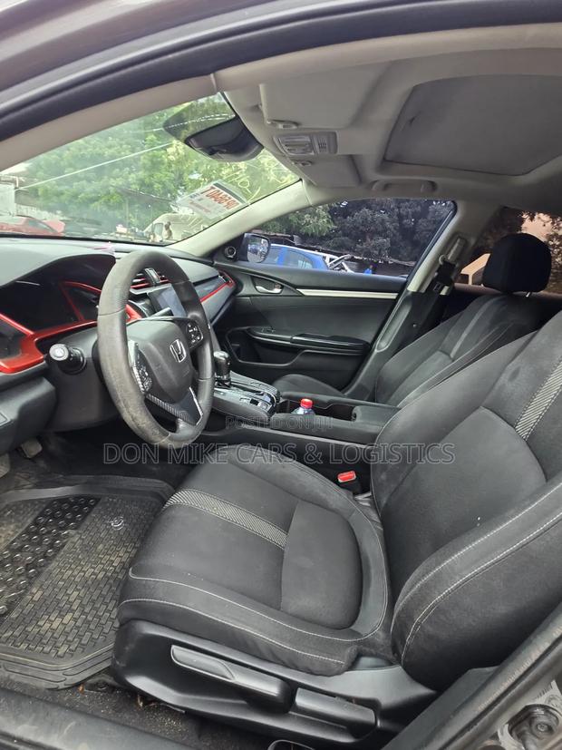 Honda Civic 2018 Silver