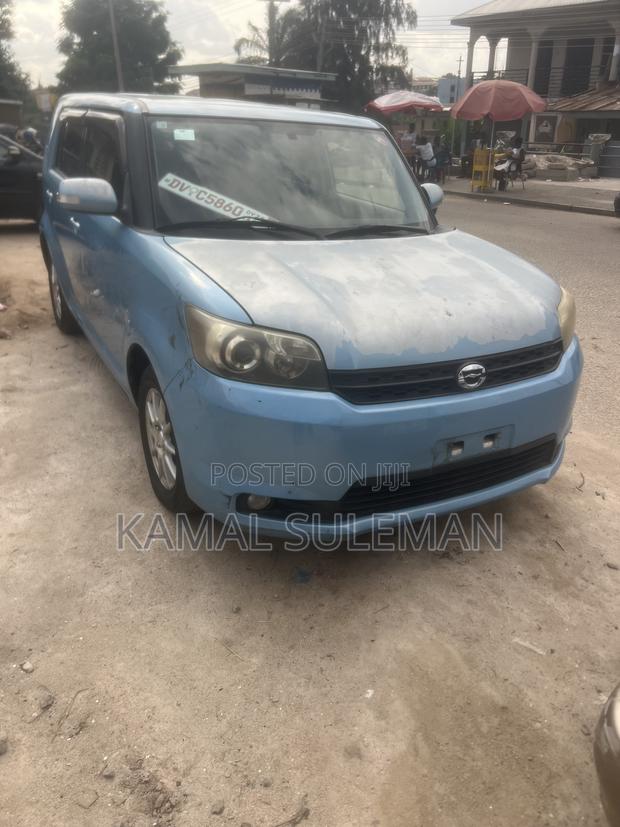 Toyota Corolla Rumion 2013 Blue