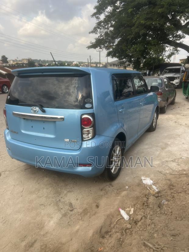 Toyota Corolla Rumion 2013 Blue