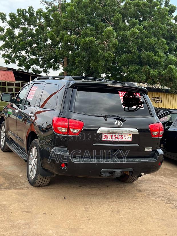 Toyota Sequoia Limited 4dr SUV 4WD (5.7L 8cyl 6A) 2017 Black