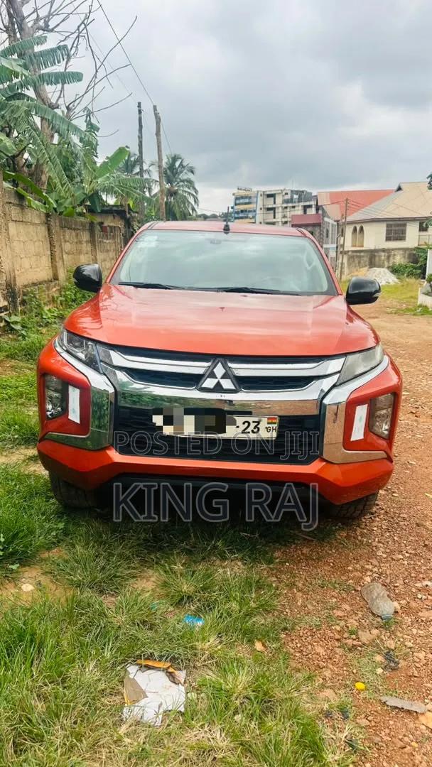 Mitsubishi L200 2023 Orange