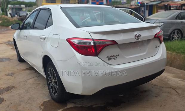 Toyota Corolla L 4dr Sedan (1.8L 4cyl 4A) 2015 White