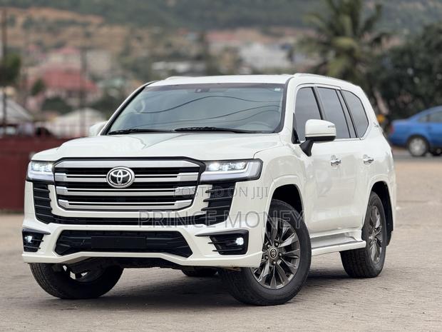 Toyota Land Cruiser 2015 White