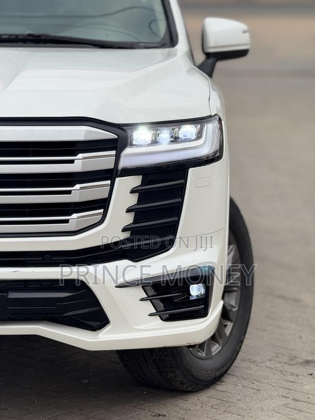 Toyota Land Cruiser 2015 White