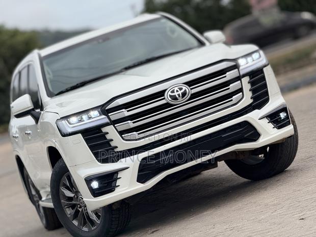 Toyota Land Cruiser 2015 White