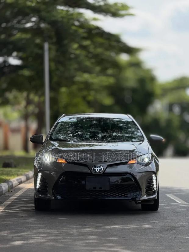 Toyota Corolla 2018 Gray