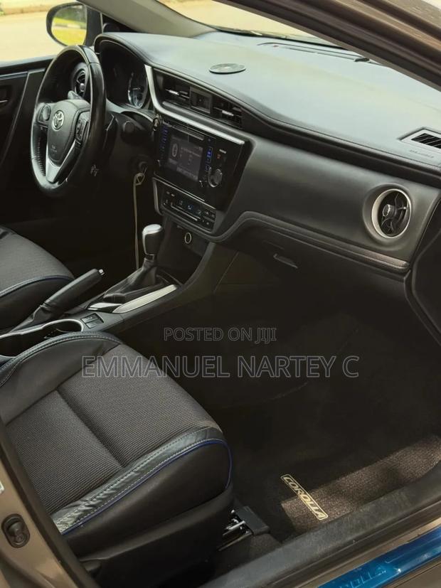 Toyota Corolla 2018 Gray