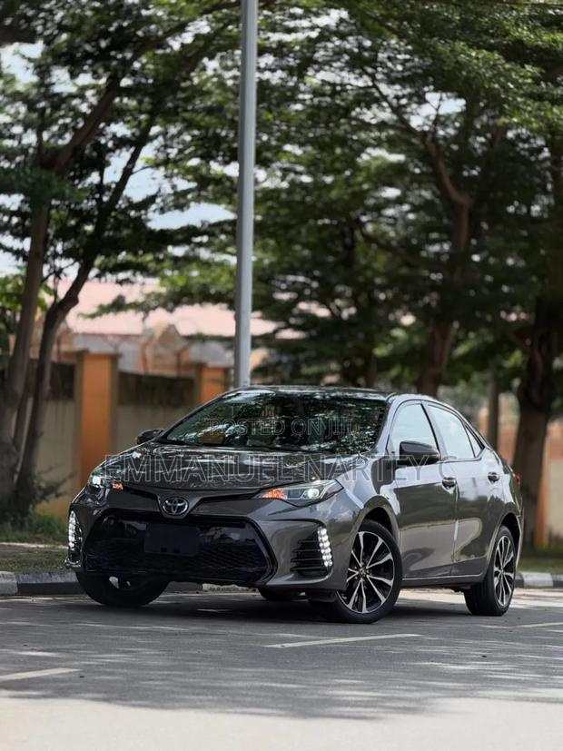 Toyota Corolla 2018 Gray