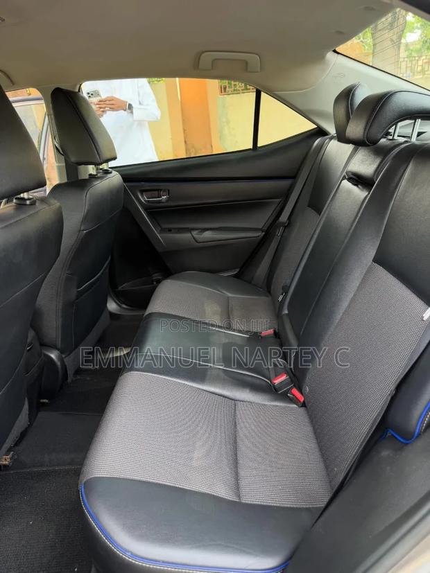Toyota Corolla 2018 Gray