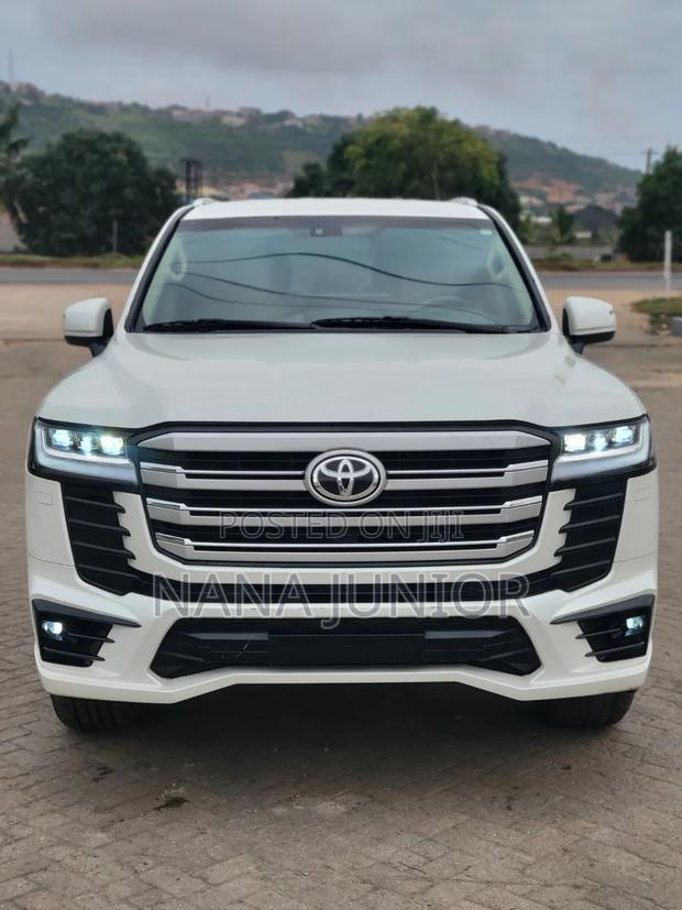 Toyota Land Cruiser 2015 White