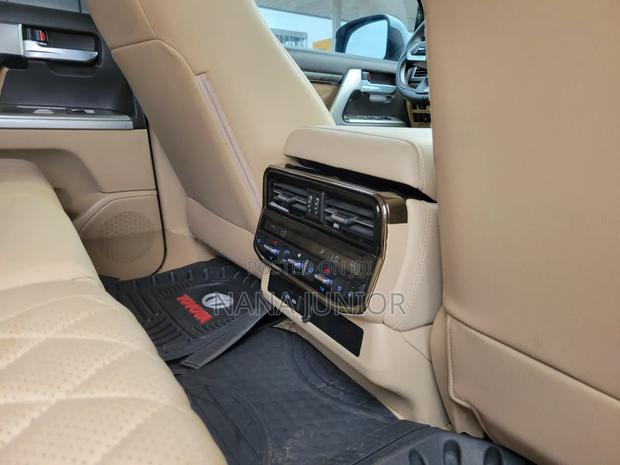 Toyota Land Cruiser 2015 White