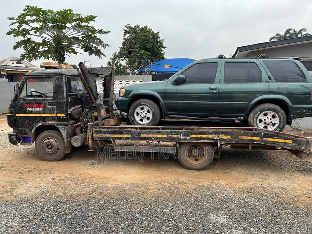Nissan Pathfinder 2002 Green