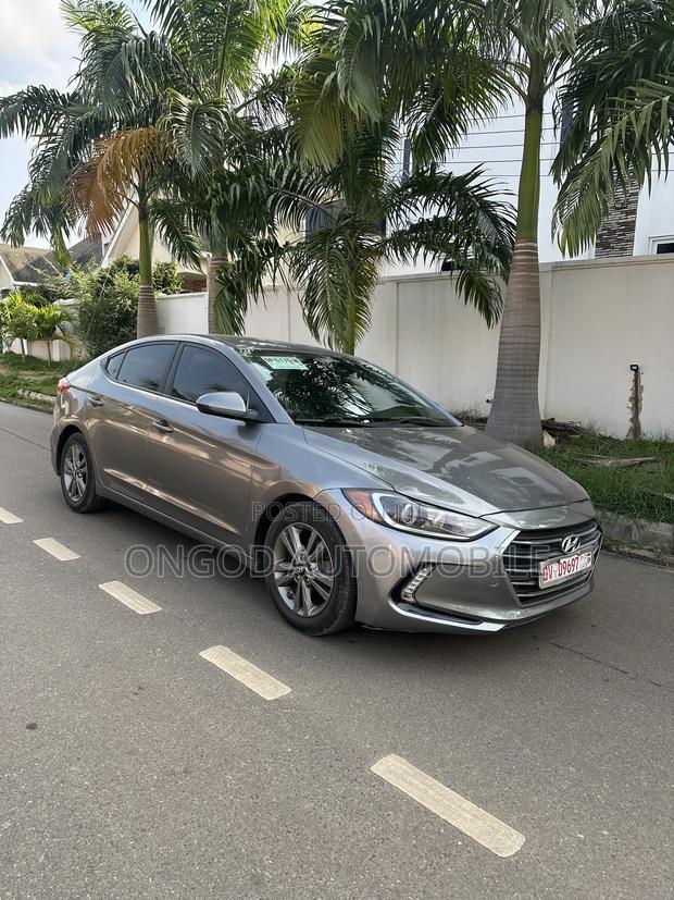 Hyundai Elantra SEL 2018 Silver