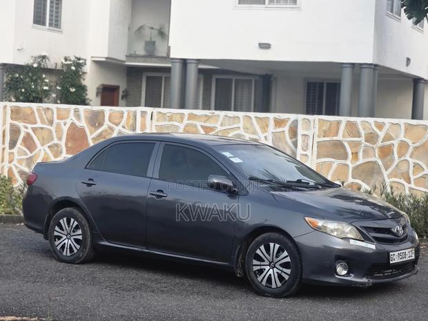 Toyota Corolla 2010 Gray