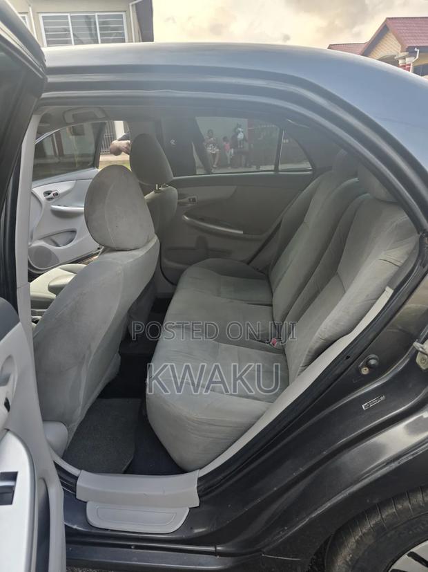 Toyota Corolla 2010 Gray