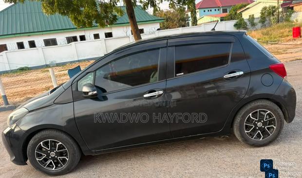 Toyota Vitz 2016 Black