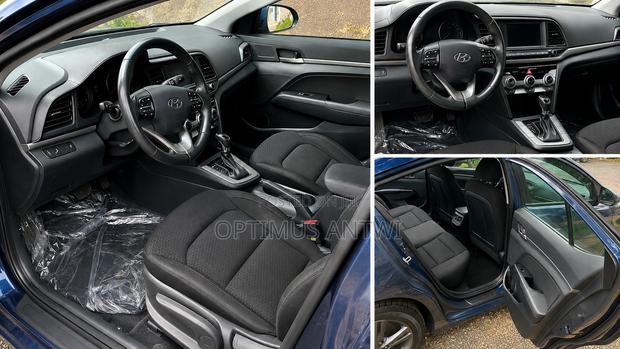 Hyundai Elantra SE 2019 Blue