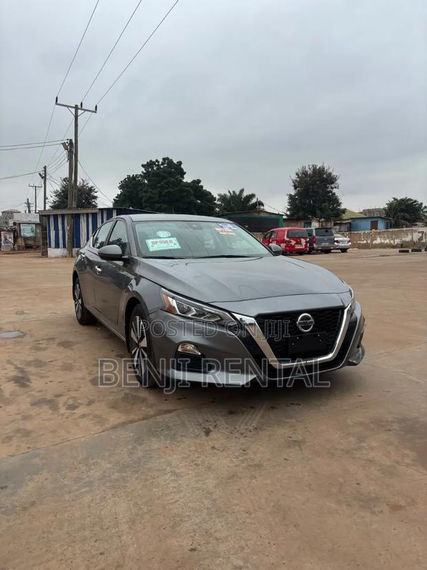 Nissan Altima 2022 Gray