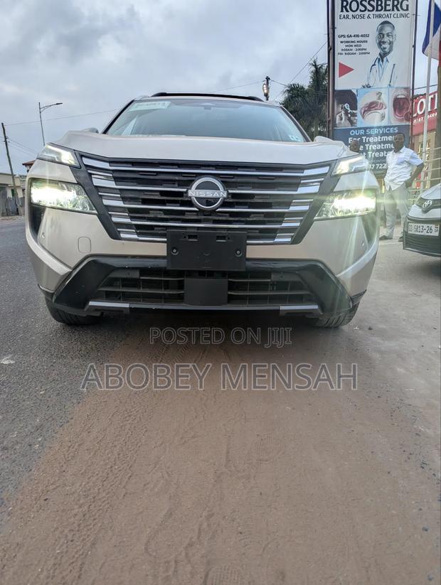 Nissan Rogue 2026 Brown