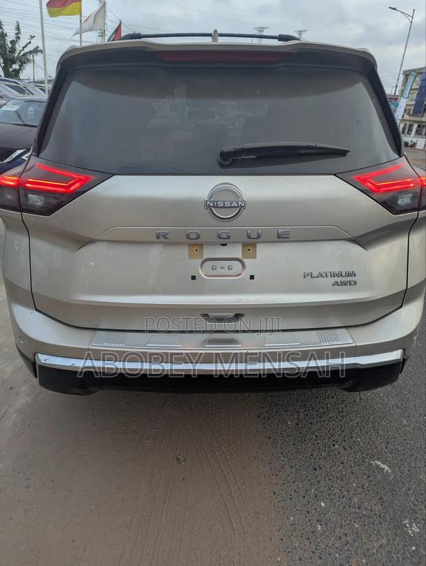 Nissan Rogue 2026 Brown
