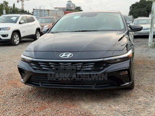 Hyundai Elantra 2025 Black