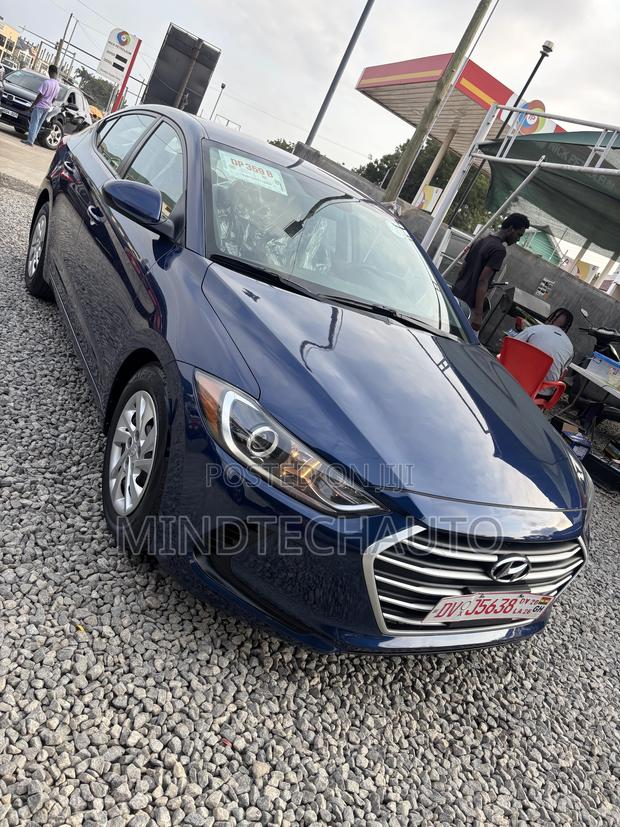 Hyundai Elantra SE Sedan FWD (2.0L 4cyl 6M) 2017 Blue
