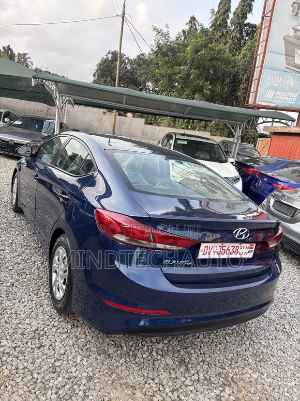 Hyundai Elantra SE Sedan FWD (2.0L 4cyl 6M) 2017 Blue