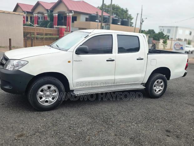 Toyota Hilux 2012 White