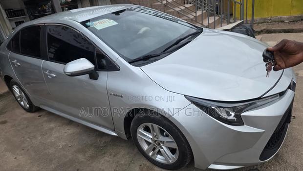 Toyota Corolla 2021 Silver