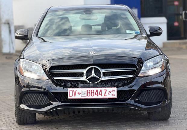 Mercedes-Benz C300 2018 Black