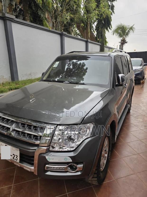 Mitsubishi Pajero V80 3.8 V6 GLS 2017 Gray