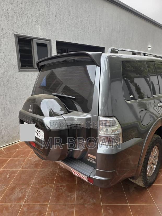 Mitsubishi Pajero V80 3.8 V6 GLS 2017 Gray
