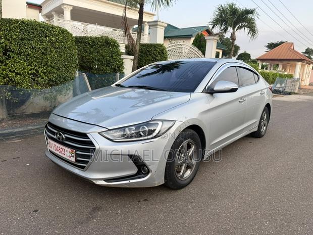 Hyundai Elantra 2017 Silver