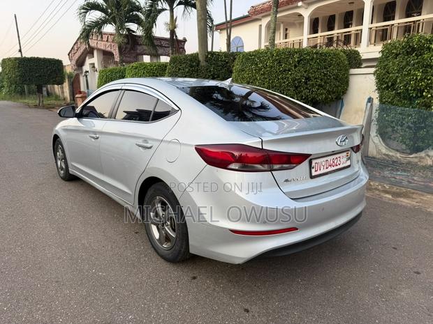 Hyundai Elantra 2017 Silver