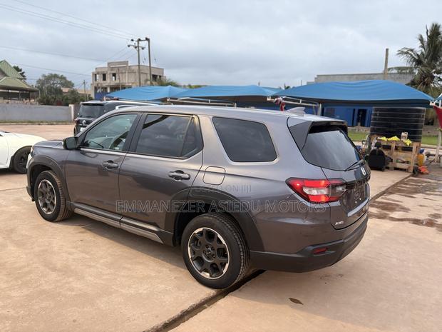 Honda Pilot EX-L 8 Passenger AWD 2023 Gray