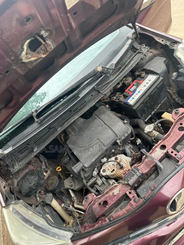 Toyota Vitz 2013 Maroon