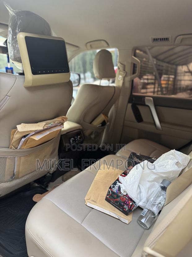 Toyota Land Cruiser Prado 2.7 2022 Black