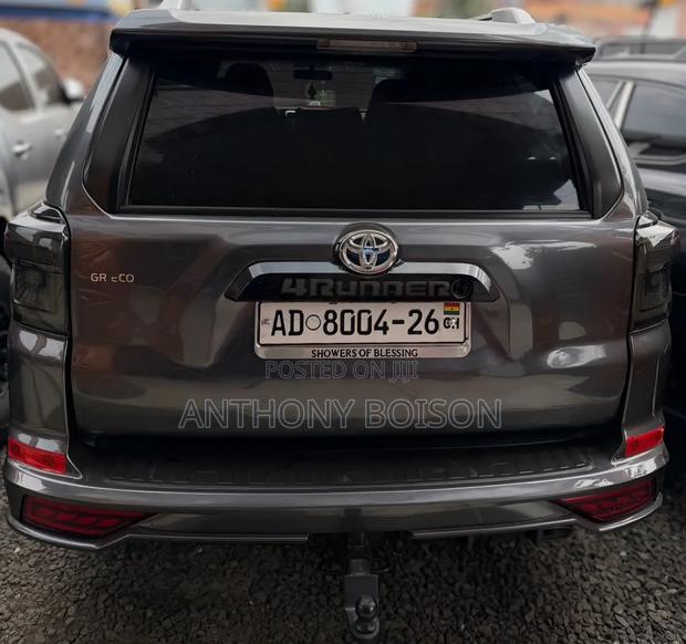Toyota 4-Runner SR5 4dr 4x4 (4.0L 6cyl 5A) 2016 Gray