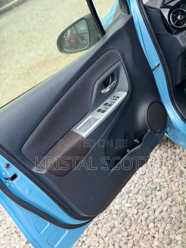 Toyota Vitz 1.3 AWD 3dr 2014 Blue