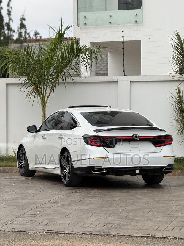 Honda Accord Touring 2.0T 2021 White