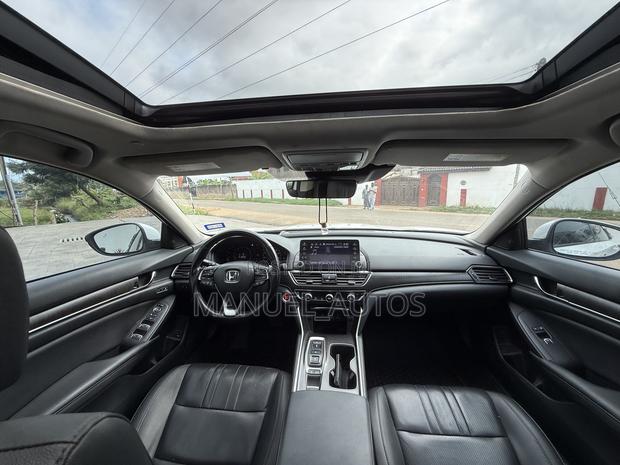 Honda Accord Touring 2.0T 2021 White